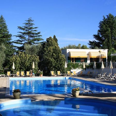 Villaggio Turistico Residence Delfino Vieste Buitenkant foto