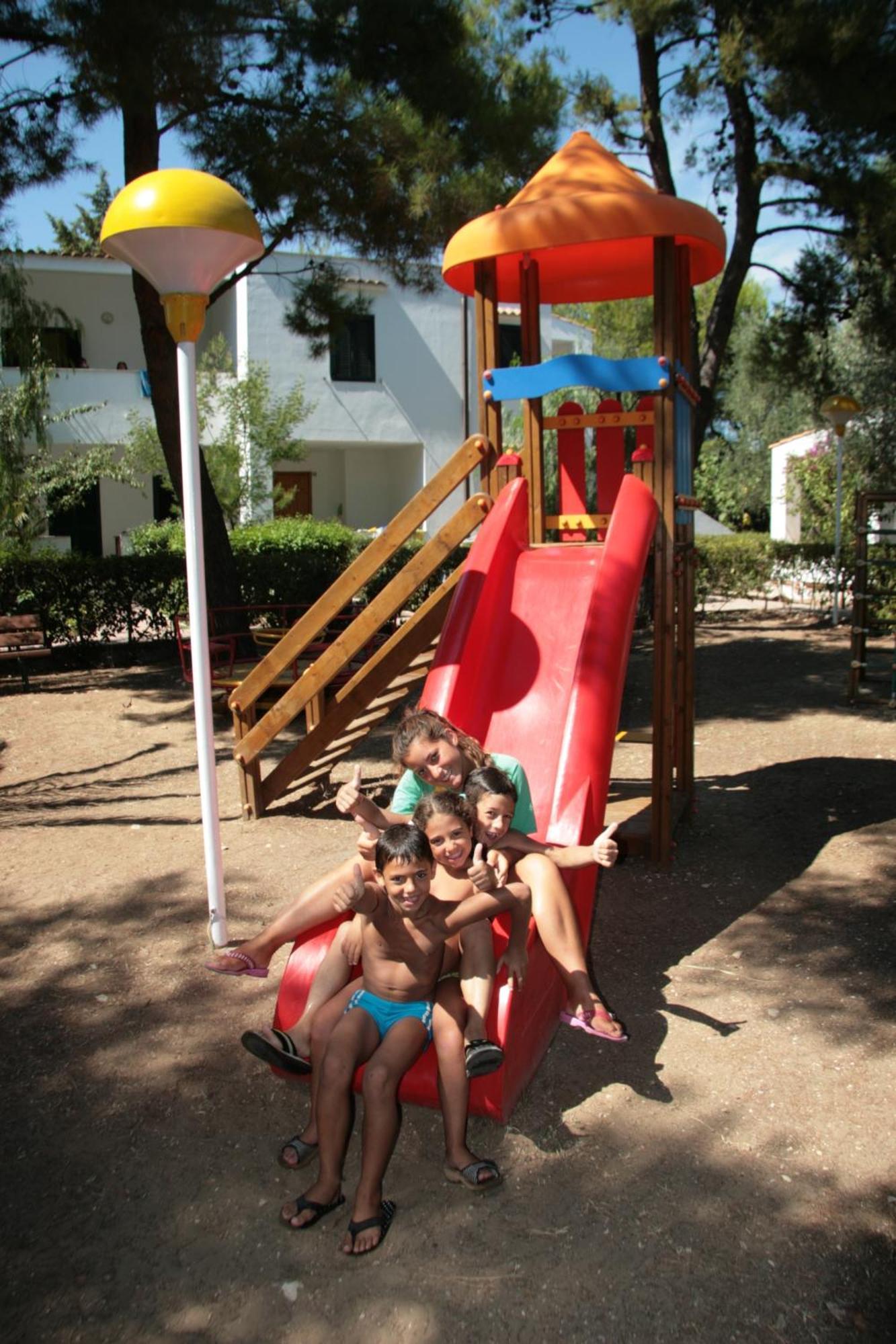 Villaggio Turistico Residence Delfino Vieste Buitenkant foto