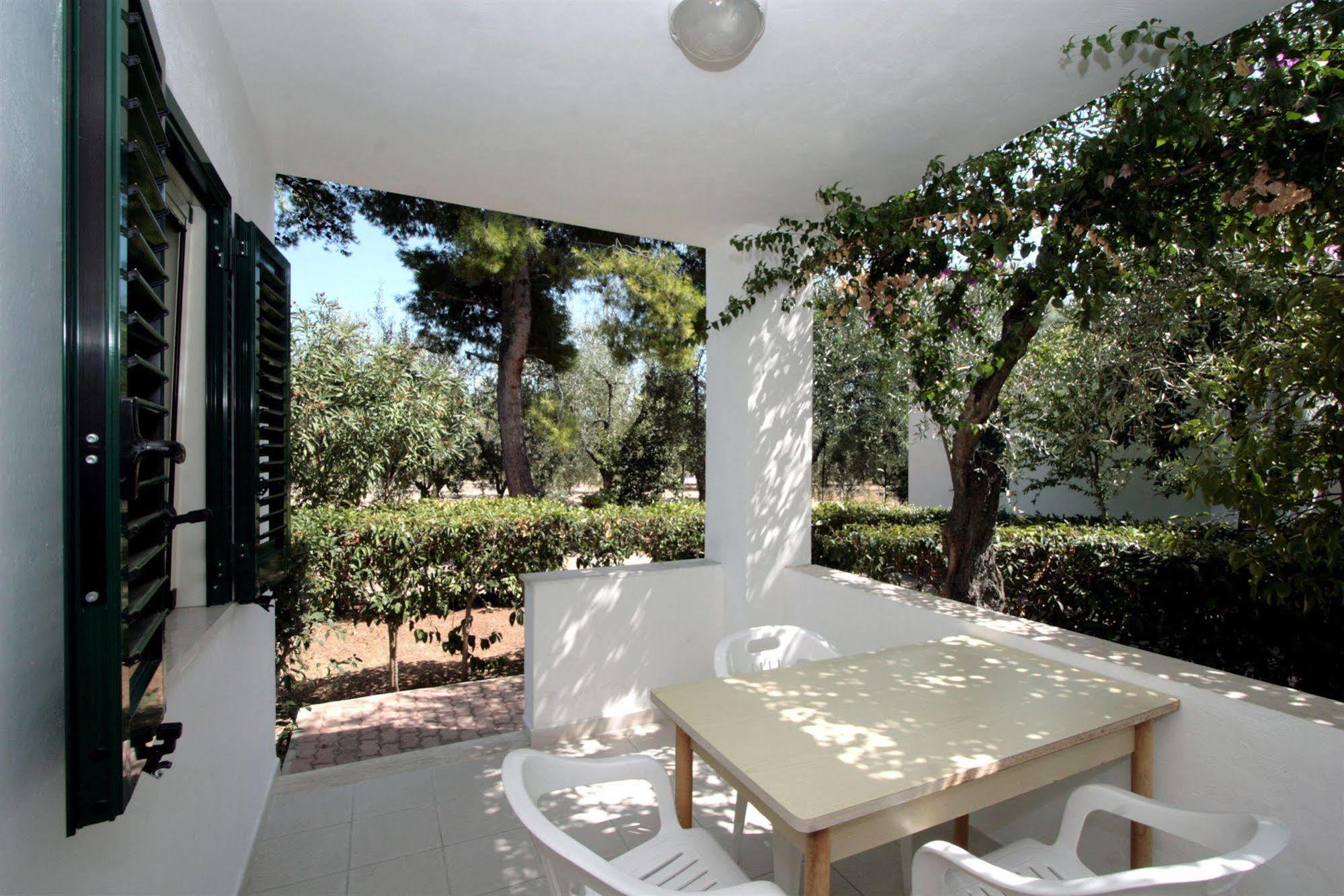 Villaggio Turistico Residence Delfino Vieste Buitenkant foto