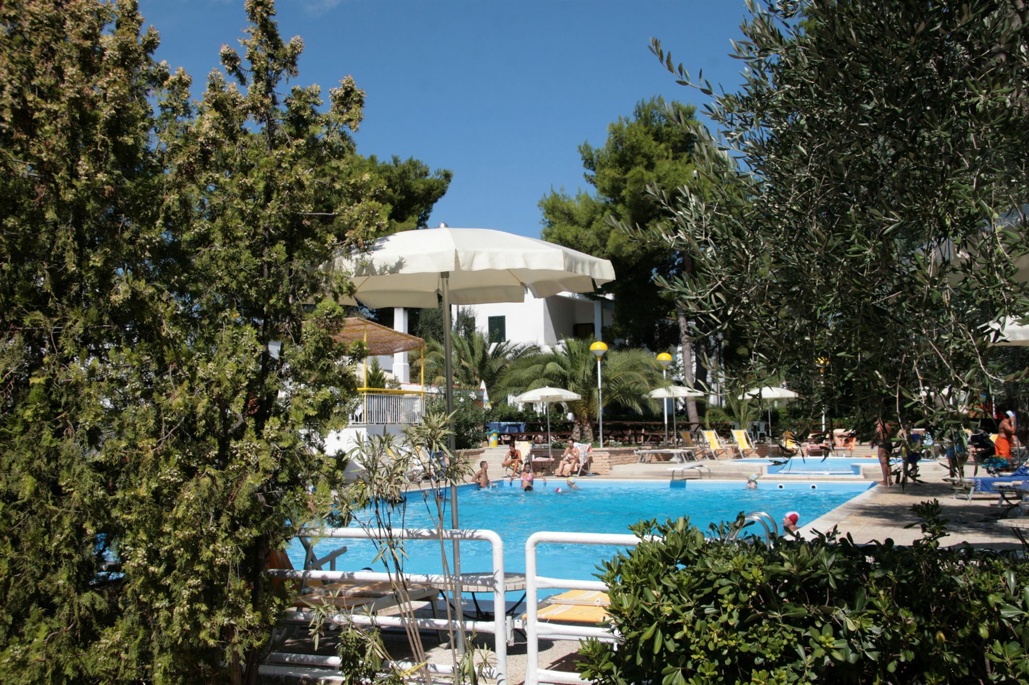 Villaggio Turistico Residence Delfino Vieste Buitenkant foto